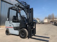 Бензиновый погрузчик Nissan L01A15 Бензиновый погрузчик Nissan L01A15